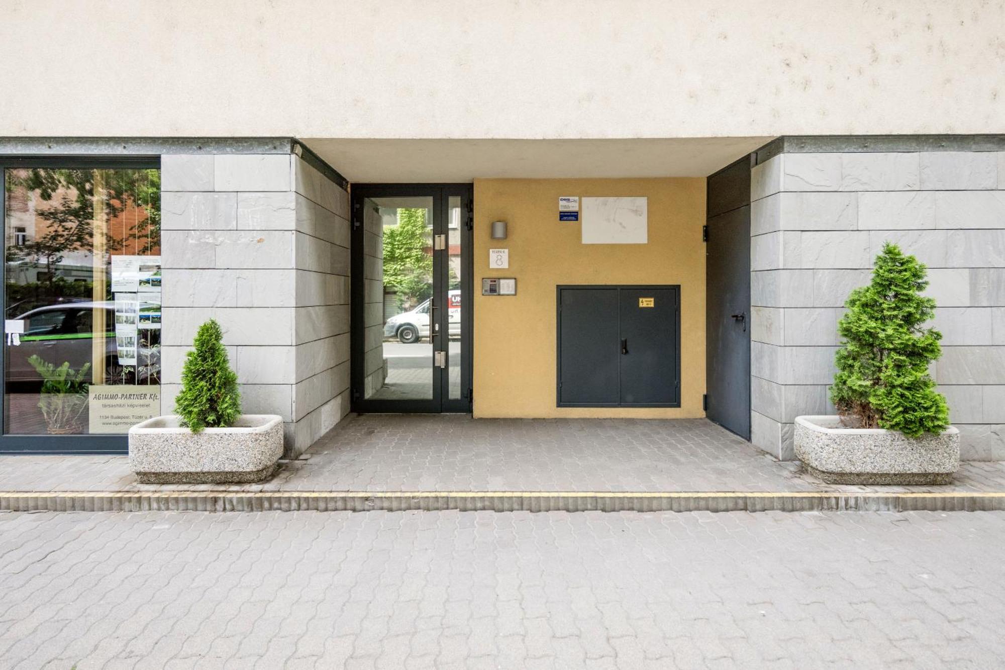 Modern Two-Bedroom Apartment With Free Parking Budapest Luaran gambar