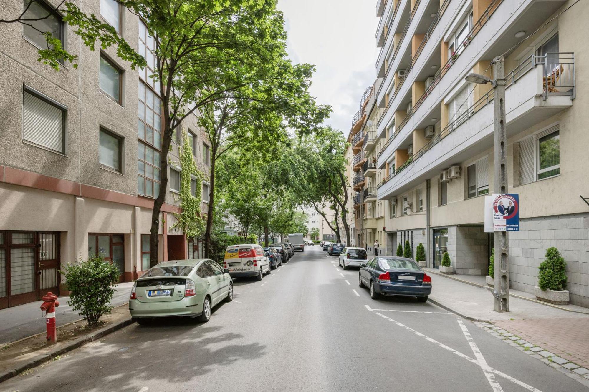 Modern Two-Bedroom Apartment With Free Parking Budapest Luaran gambar